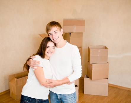 Moving truck service for Stepney homes and flats