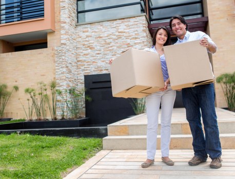 Professional van service supporting moves across Stepney streets